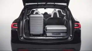 Tesla model x boot space