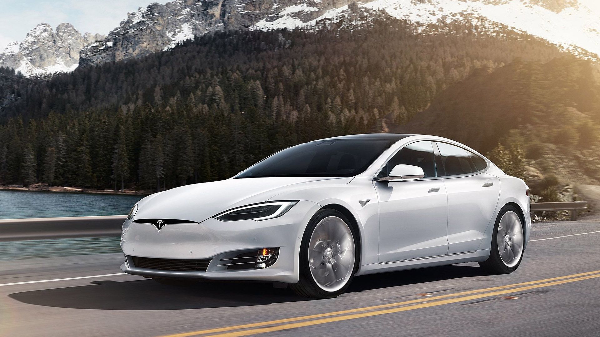 Tesla Reduces Model S Price Further Despite Price Cuts Last Summer