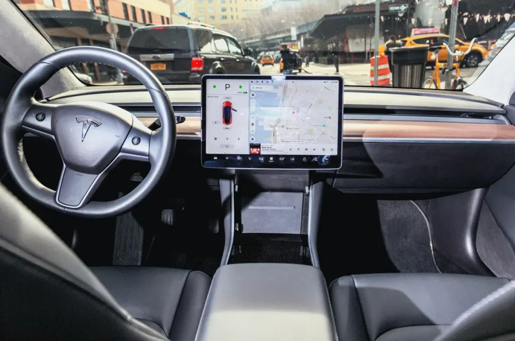 German court suspends Tesla Model 3 driver for adjusting wiper speed
