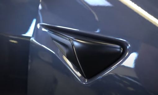 de-chromed version Tesla Model 3 indicator