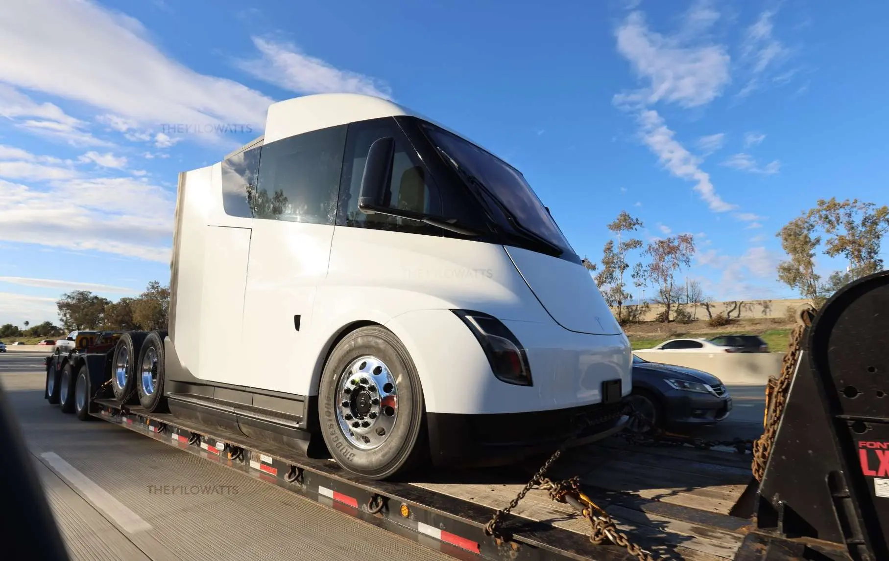 tesla semi with updated design spotted in california