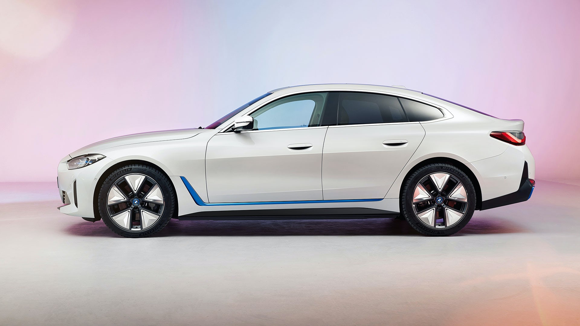 bmw i4 side