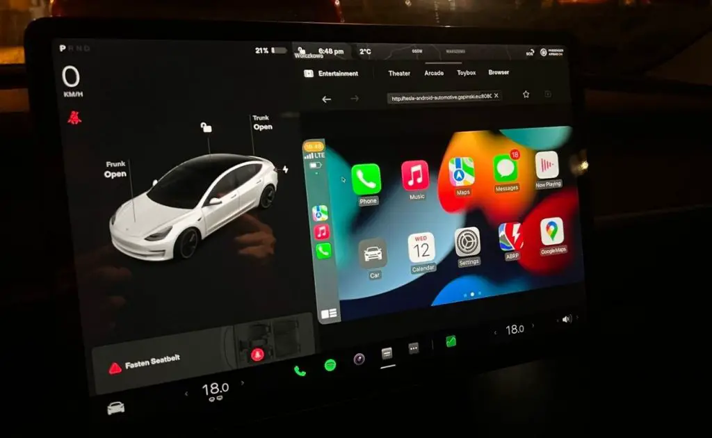 Tesla Apple Carplay