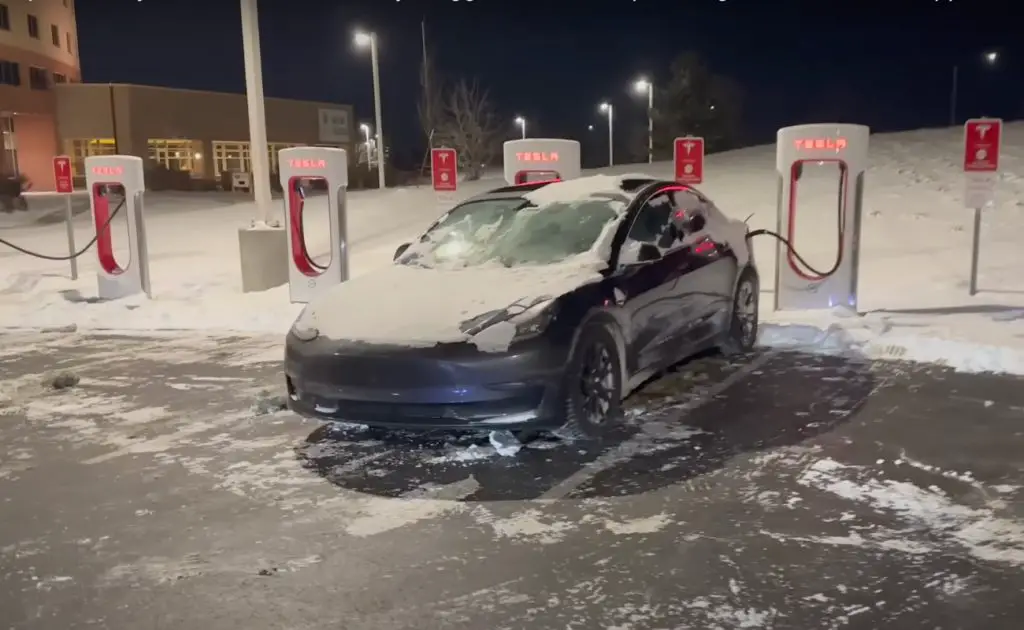 Frozen Tesla Model 3 On Supercharging