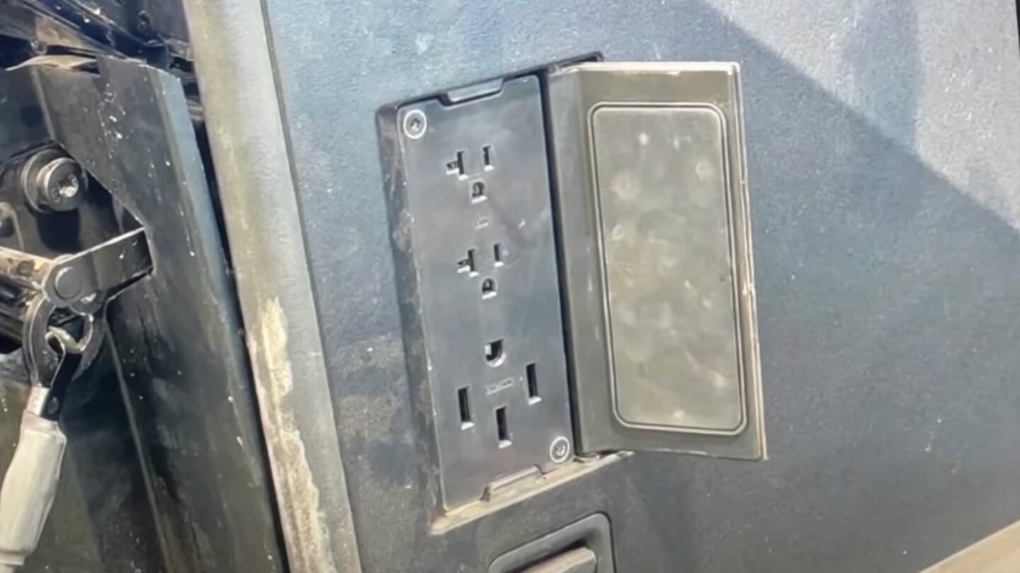 Tesla Cybertruck Power Outlet