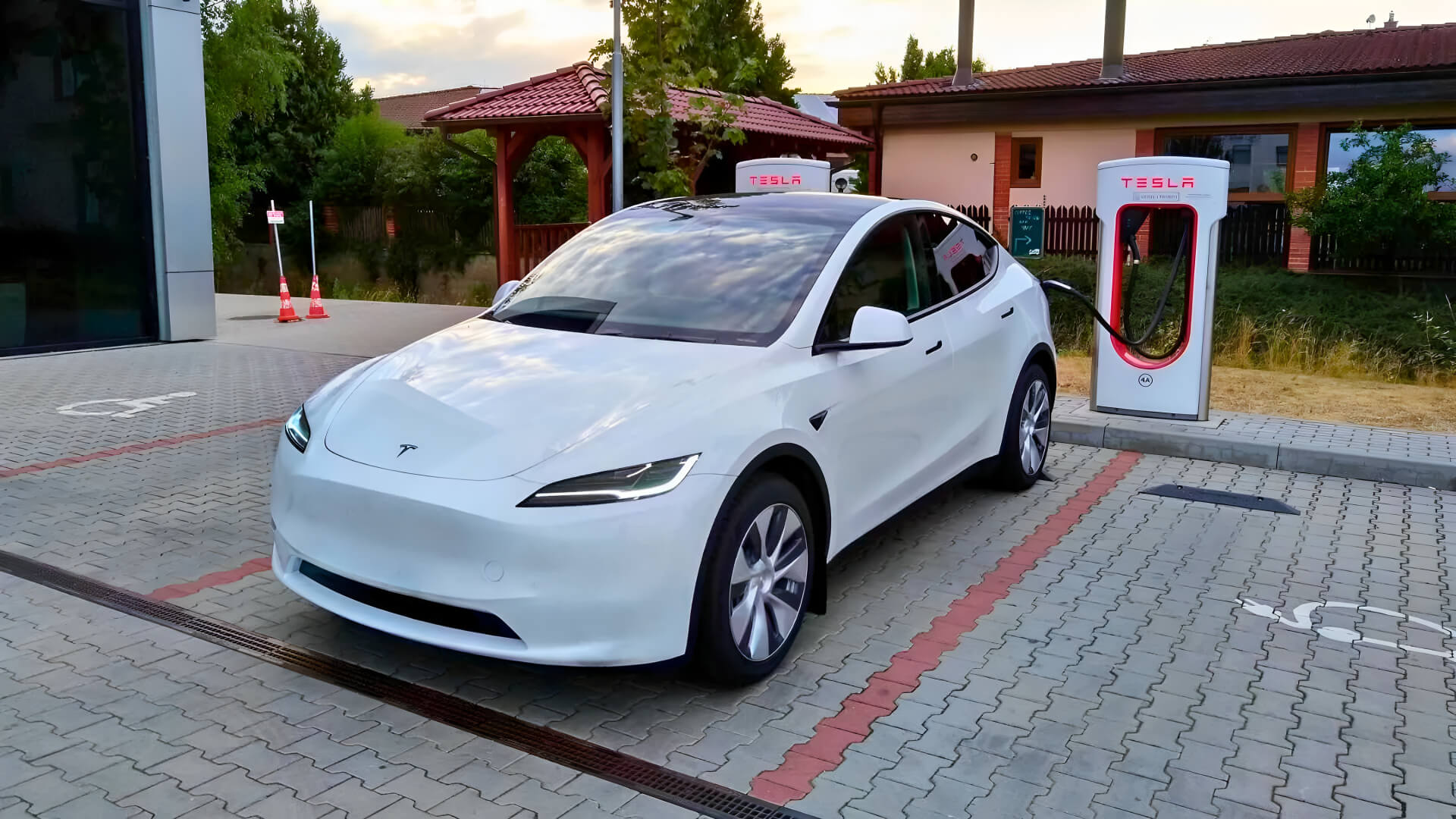 Tesla Model Y Now or Wait for Juniper