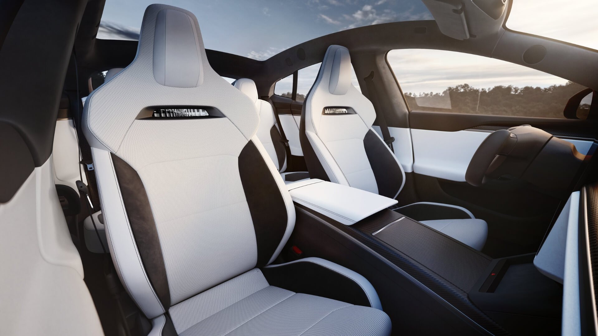 Tesla Model S Plaid bucket seats