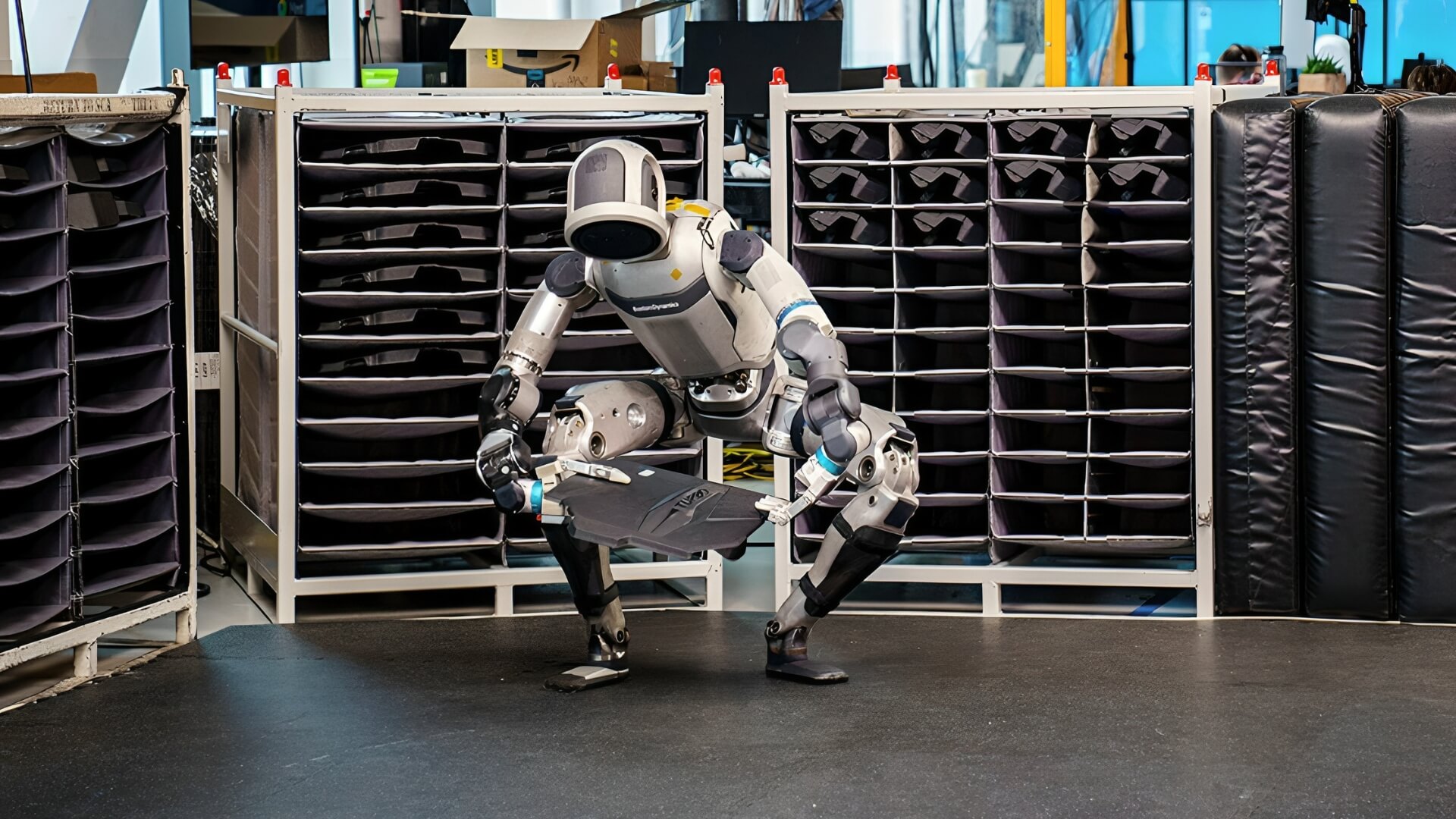 Hyundai to Deploy Thousands of Robots to Make Cars