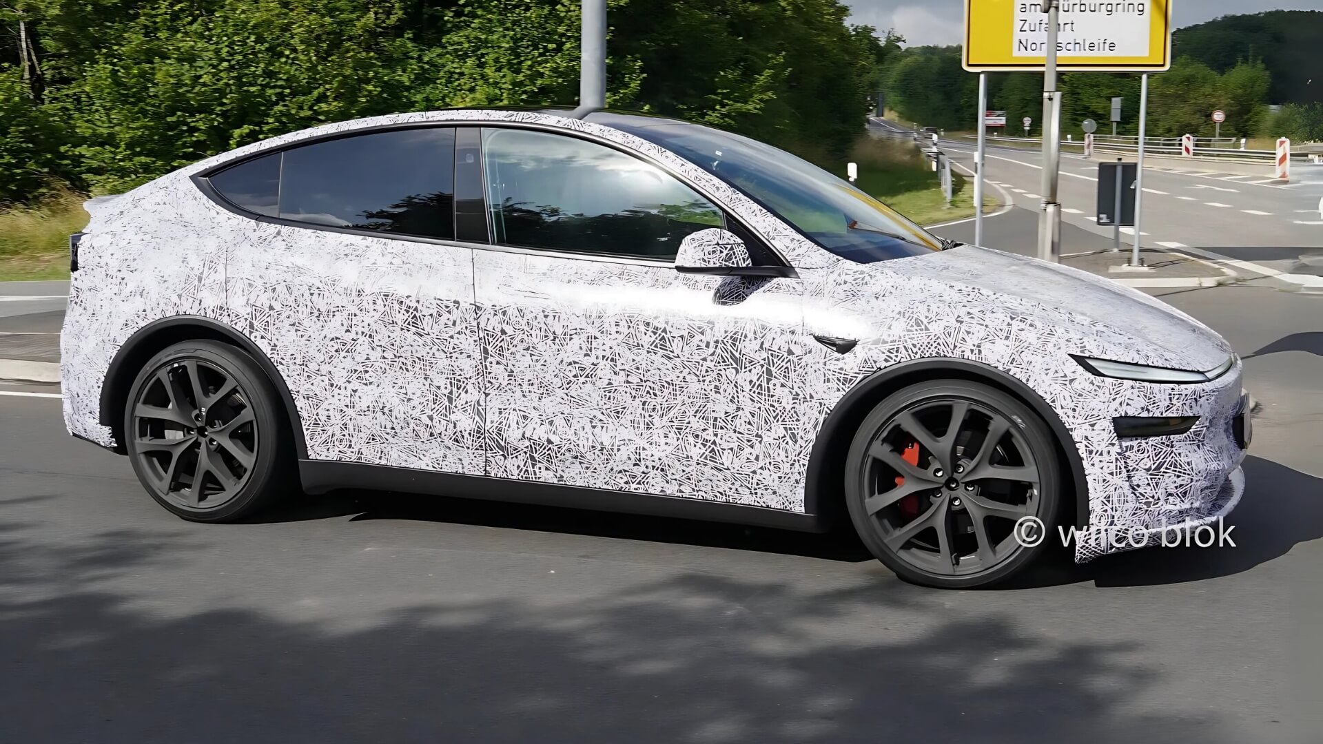 2026 Model Y Performance Spotted at Nürburgring