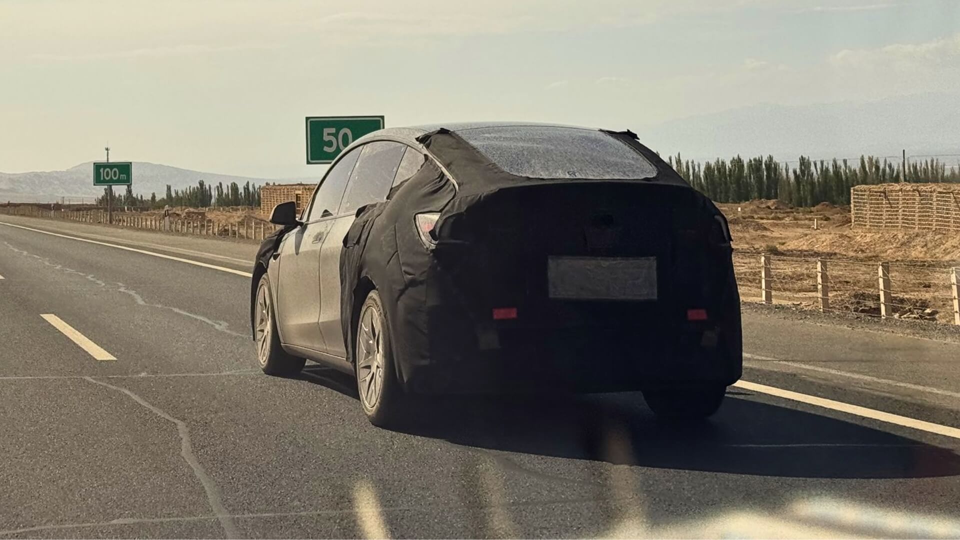 Model Y L Spotted Testing in Xinjiang