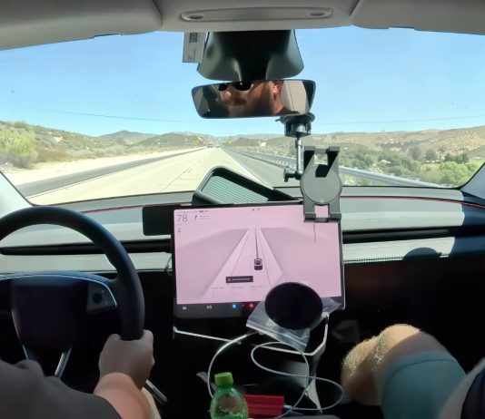 Tesla Fan Attempts Coast to Coast FSD but Crashes After 60 Miles With $22K Repair Bill Tesla Fan Attempts Coast to Coast FSD but Crashes