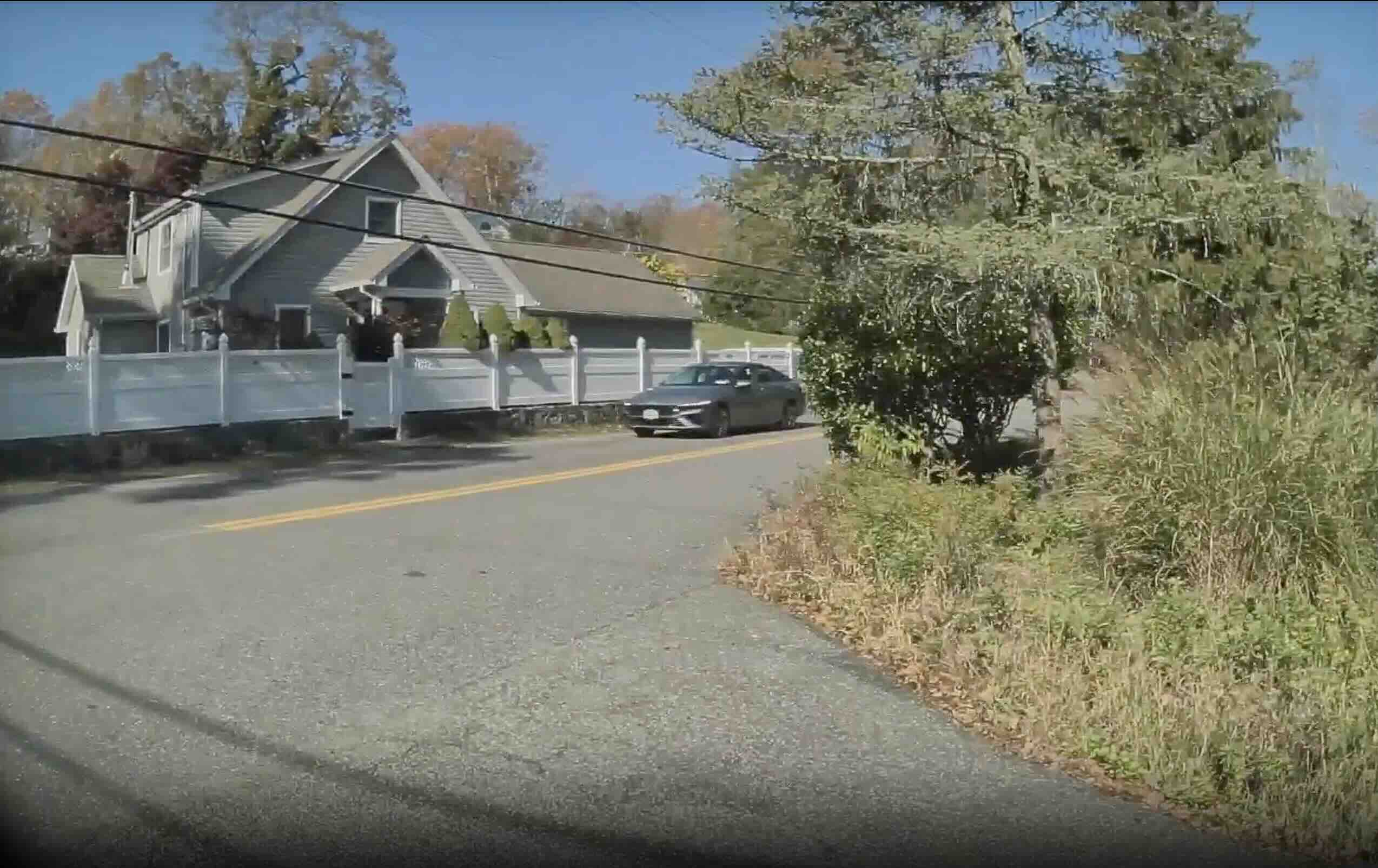 Tesla FSD v14.1.4 Shows Human Like Awareness