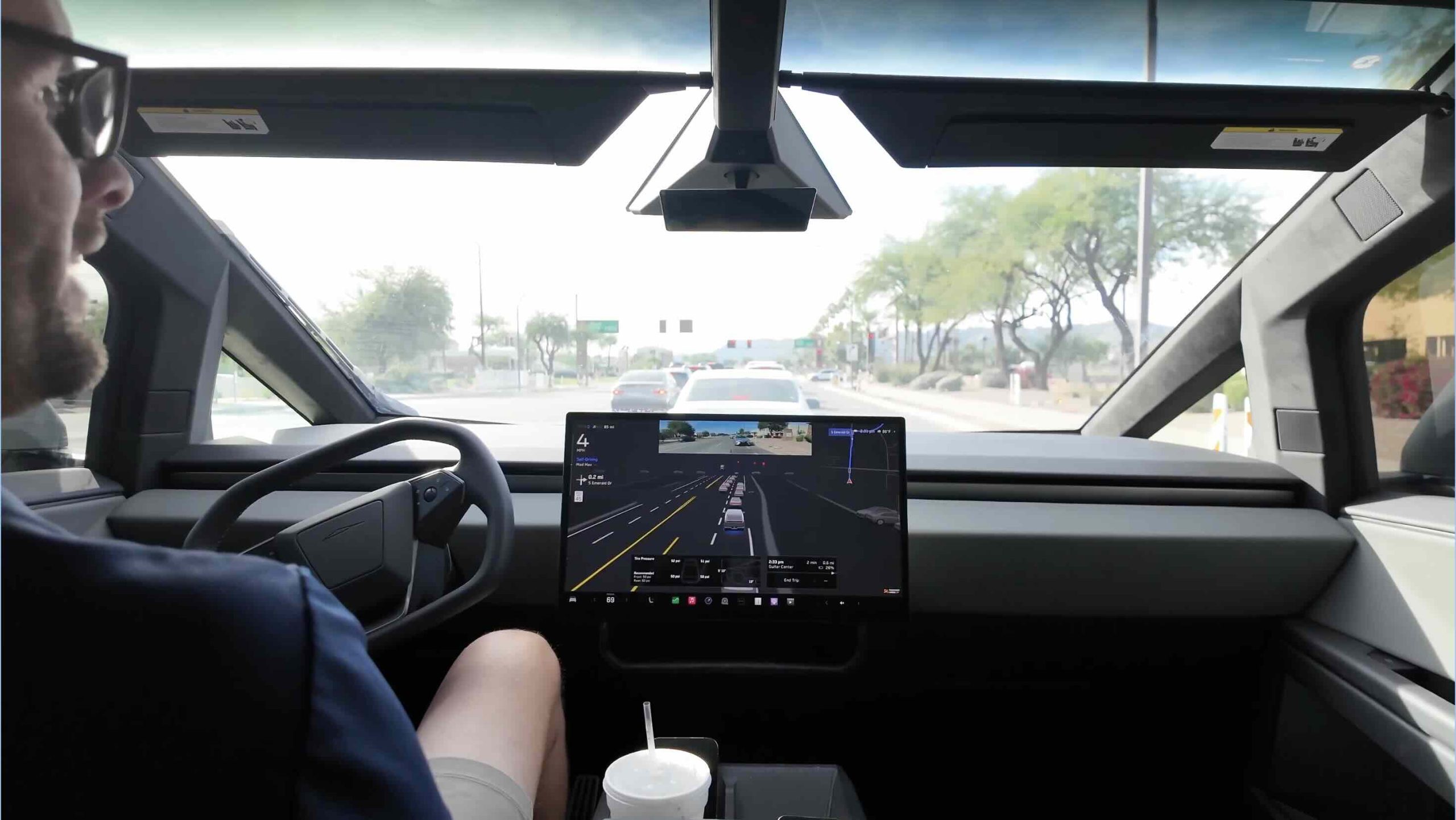 Tesla on FSD v14.1.5 Drives with Uncanny Human-Like